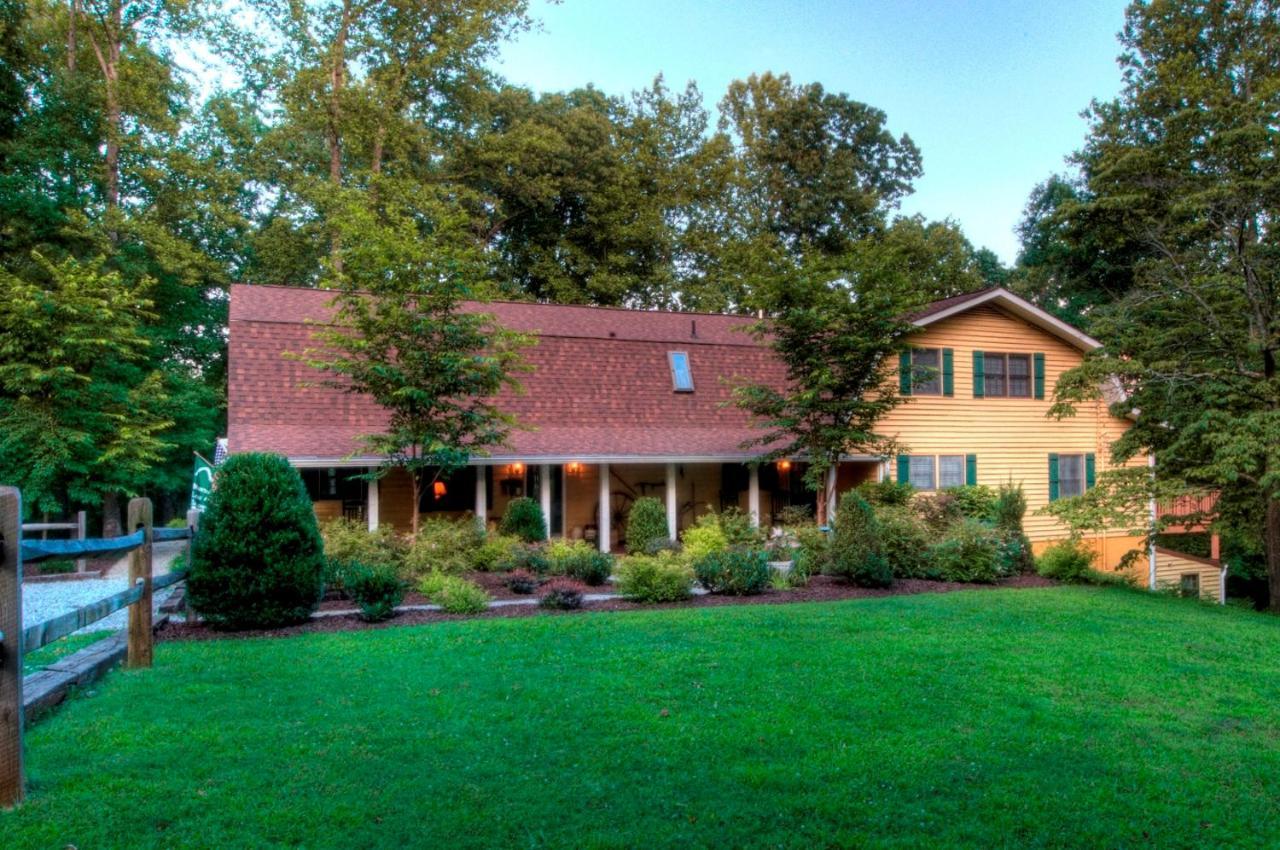 Mountain Top Lodge Dahlonega Bagian luar foto