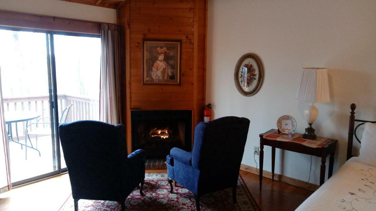 Mountain Top Lodge Dahlonega Bagian luar foto